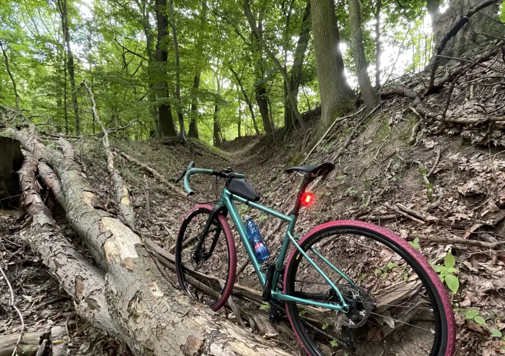 Po práci na bicykli zábava Českým středohořím.