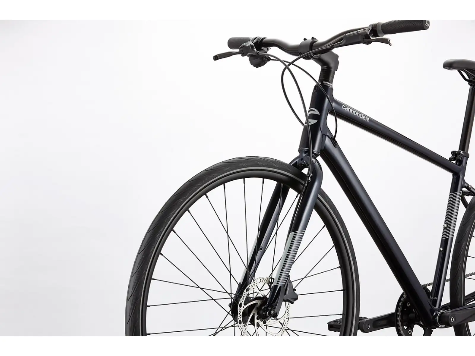 Cannondale Quick 4 trekingový bicykel Graphite