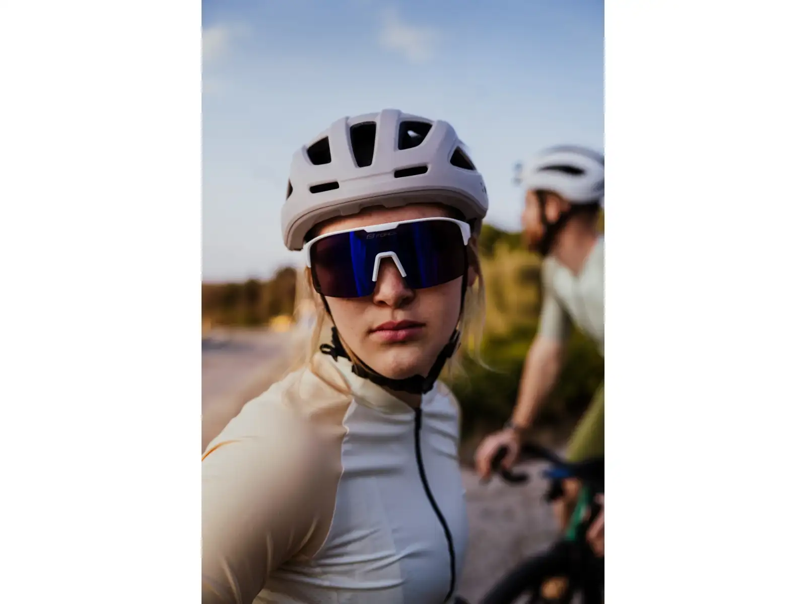 Force Spire cyklistické okuliare biele/fialové zrkadlové sklo