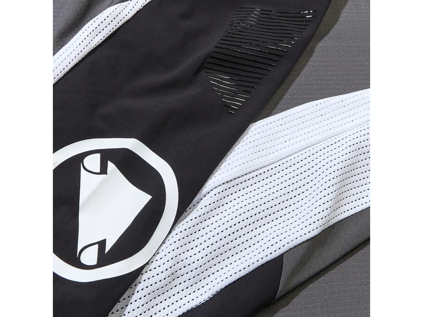 Endura MT500 Burner Lite pánsky dres s dlhým rukávom Black