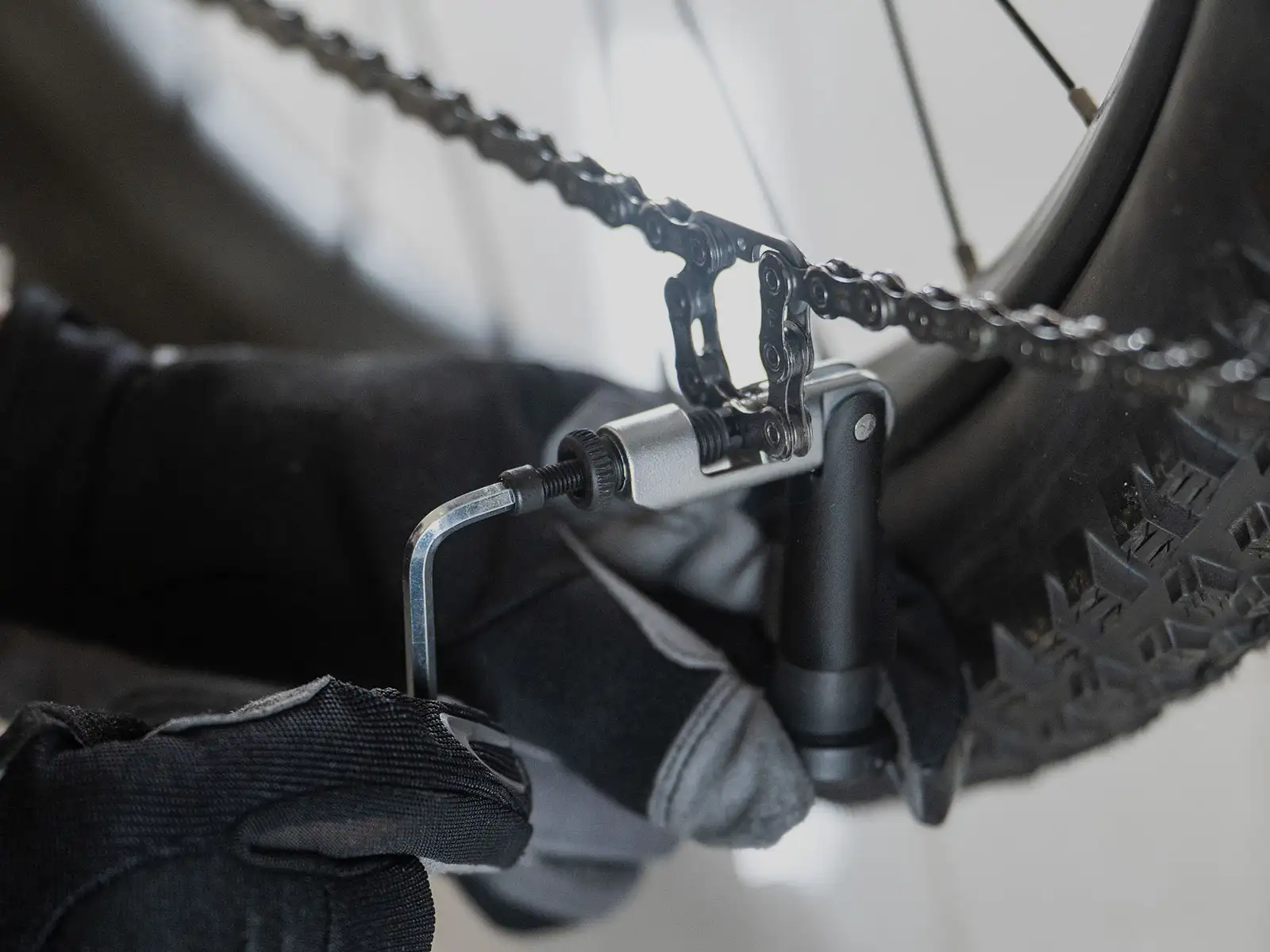 Topeak Plug'n Chain Tool 13S nitovač na riadidlá čierny