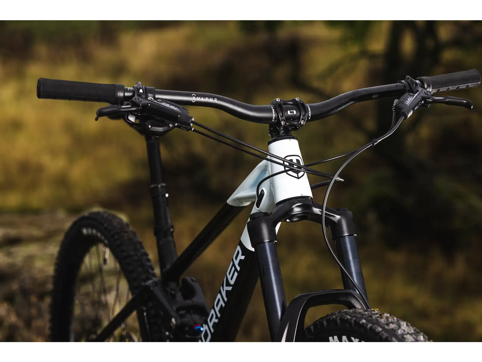 Mondraker Raze celoodpružený bicykel black/dirty white