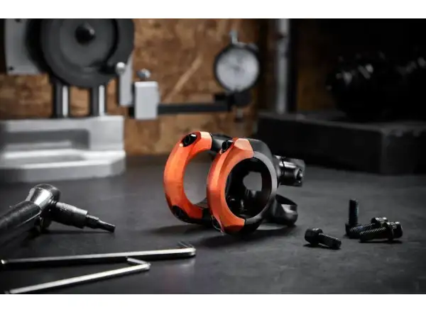 E-13 Plus 35 predstavec 40 mm Black/Naranja