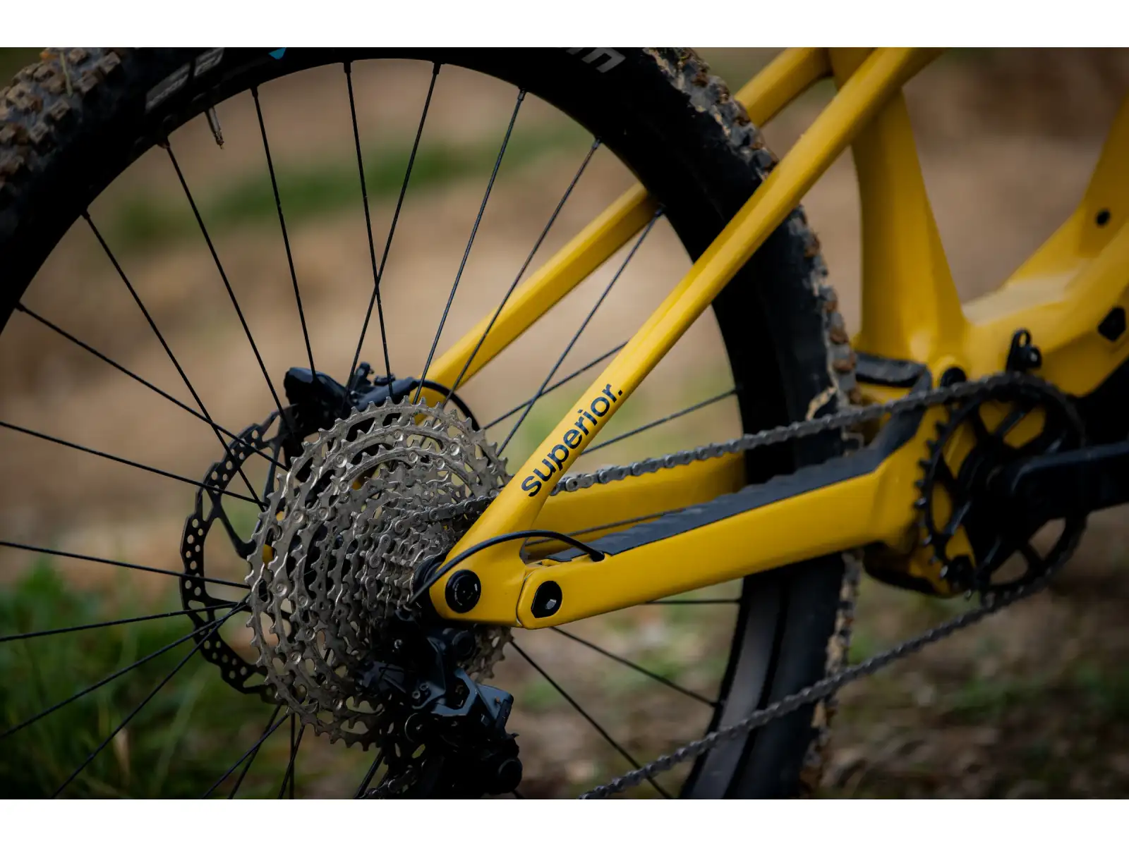 Superior iXF 9.2 celoodpružený elektrobicykel Matte Mustard