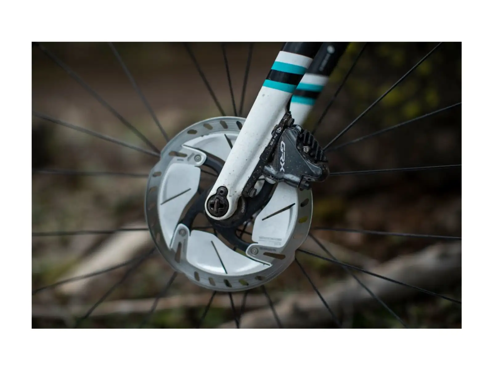 Shimano GRX Di2 ST-RX815+BR-RX810 2x11 radiace a brzdové páky a strmene
