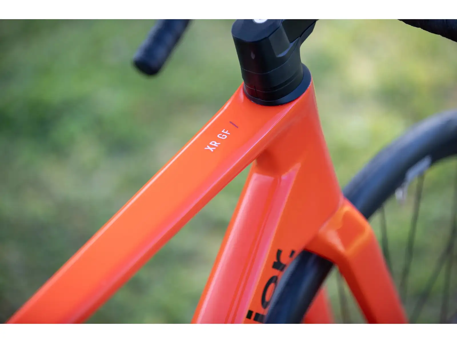 Superior XR 9.5 GF cestný bicykel Gloss Grey/Red