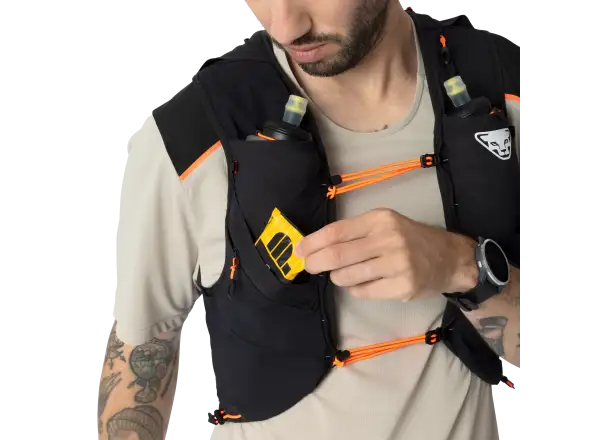 Bežecká vesta Dynafit Alpine 8 l Black Out