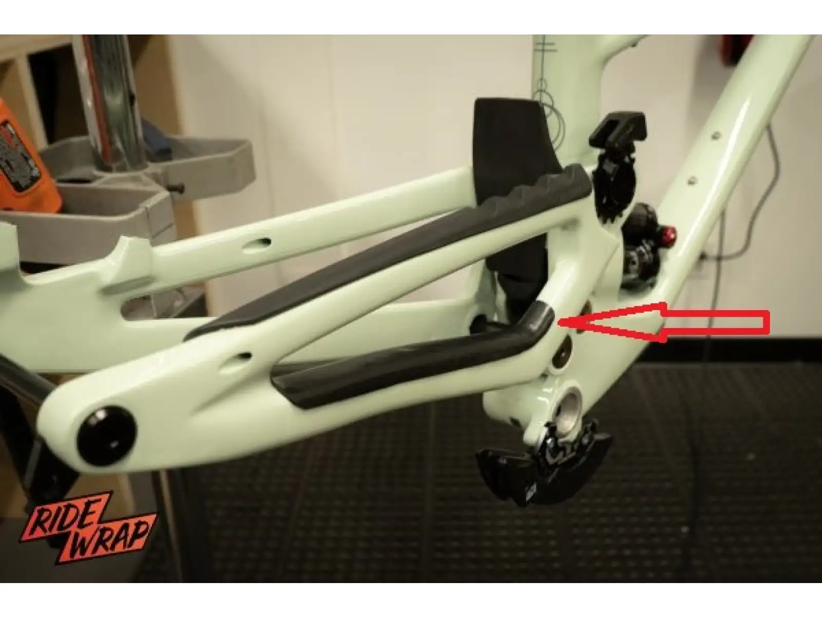 RideWrap ochranná guma pod reťaz čierna