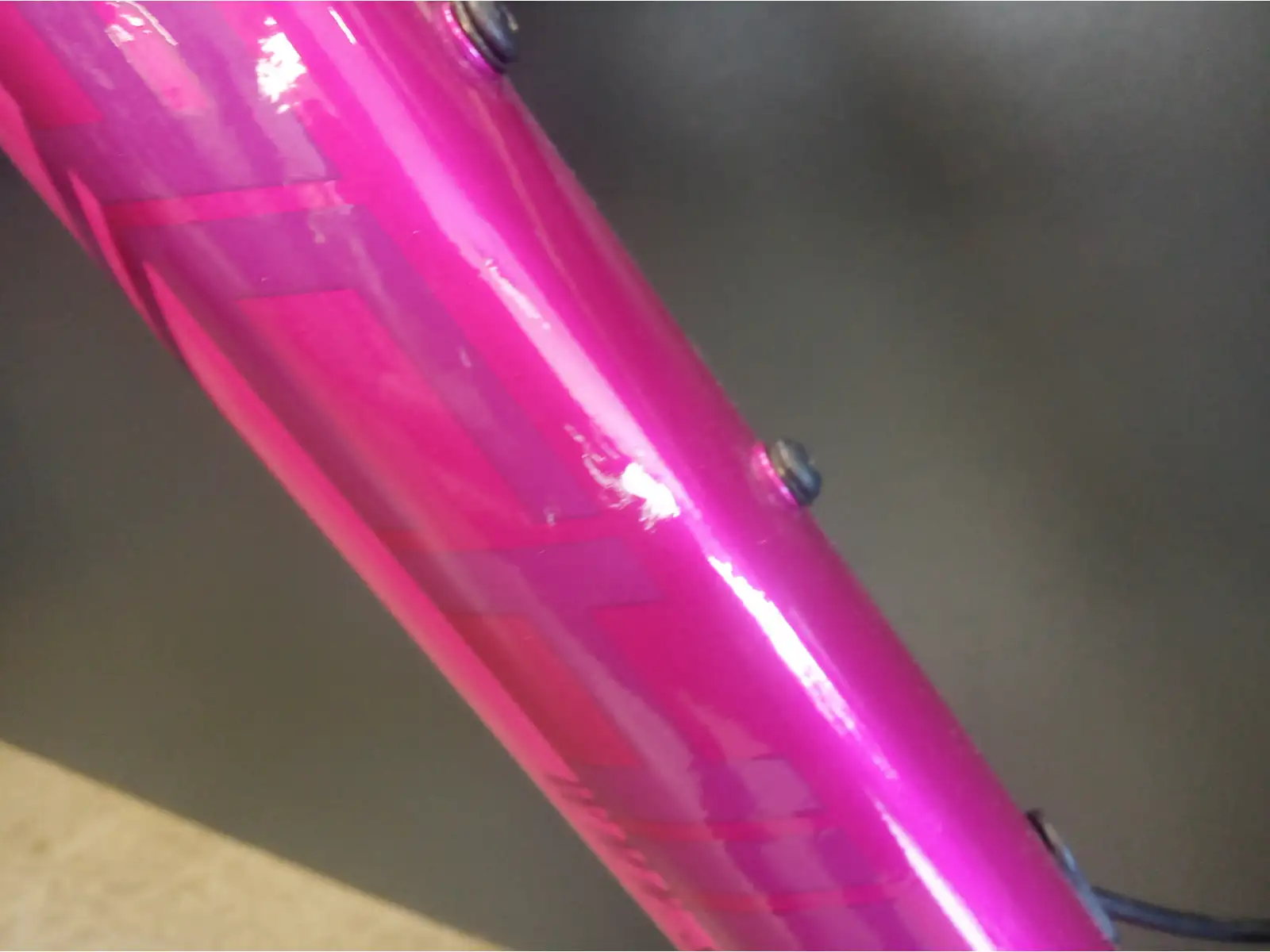 Rock Machine Catherine 40-29 gloss pink/light pink/crimson horský bicykel VZORKA