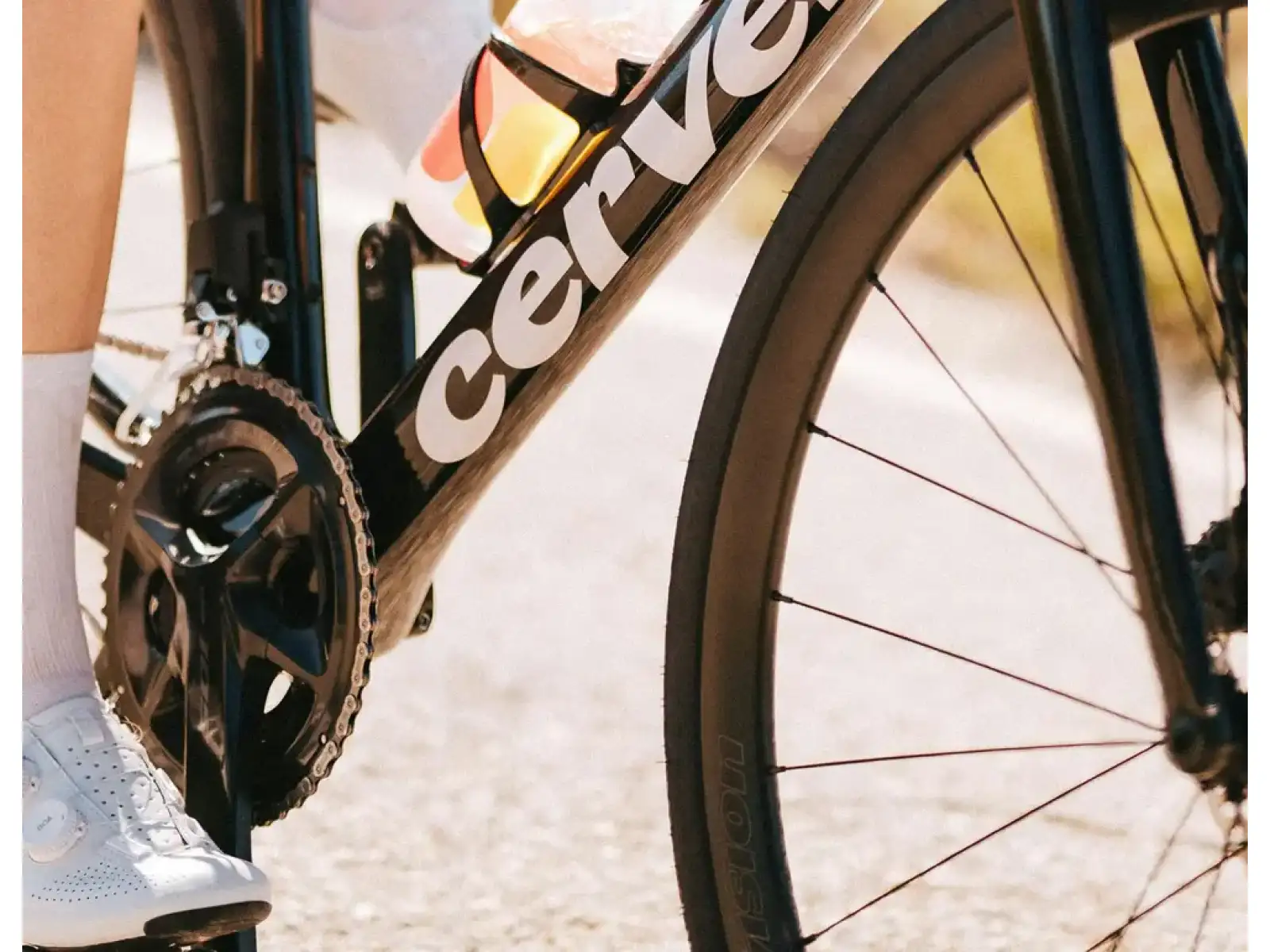 Cervélo Caledonia 105 Di2 cestný bicykel Black