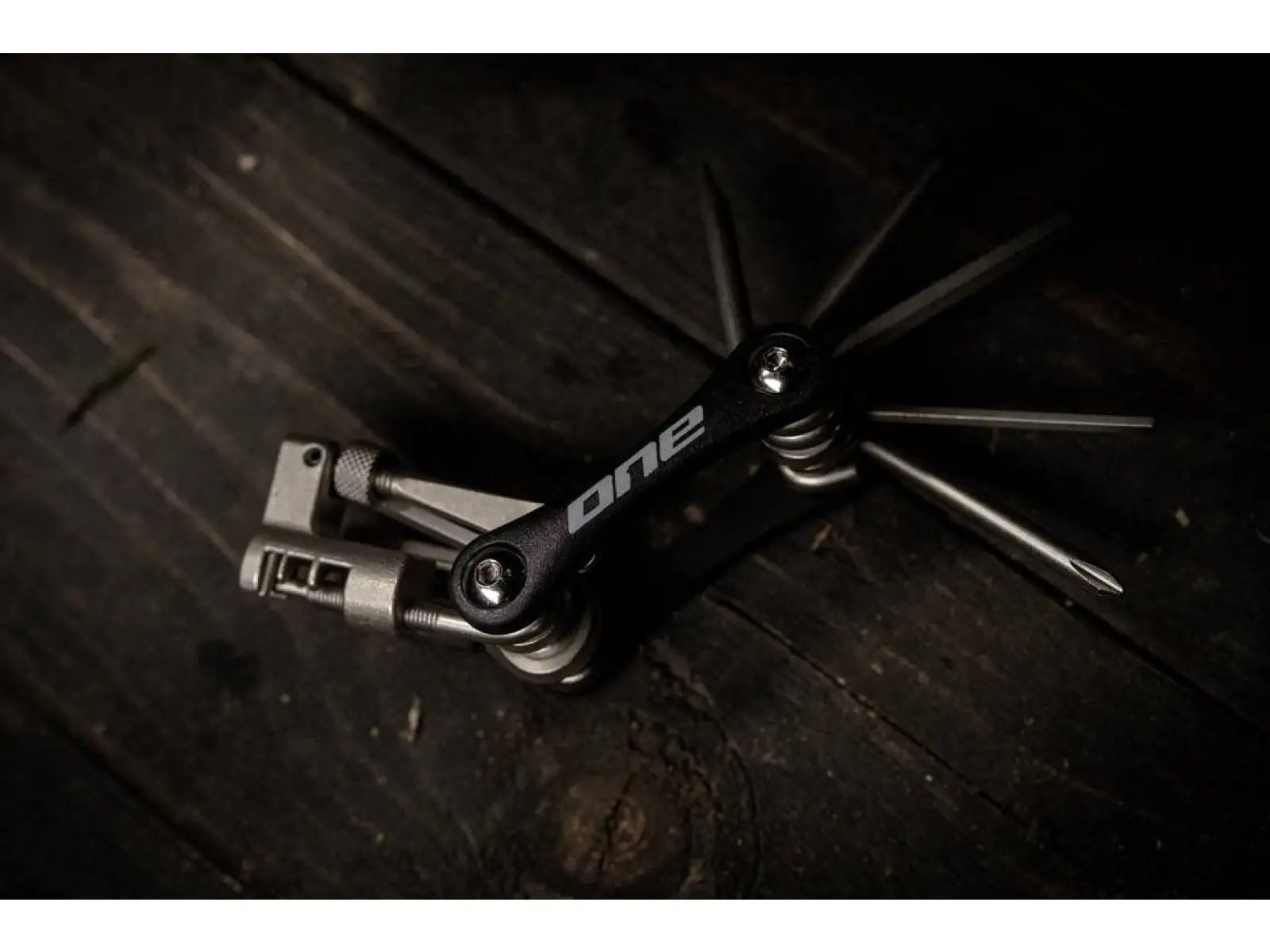 One Bikeparts multikľúč 12 funkcií čierna