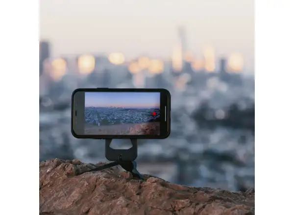 Peak Design Everyday V2 kryt pre iPhone 15 Pro Charcoal