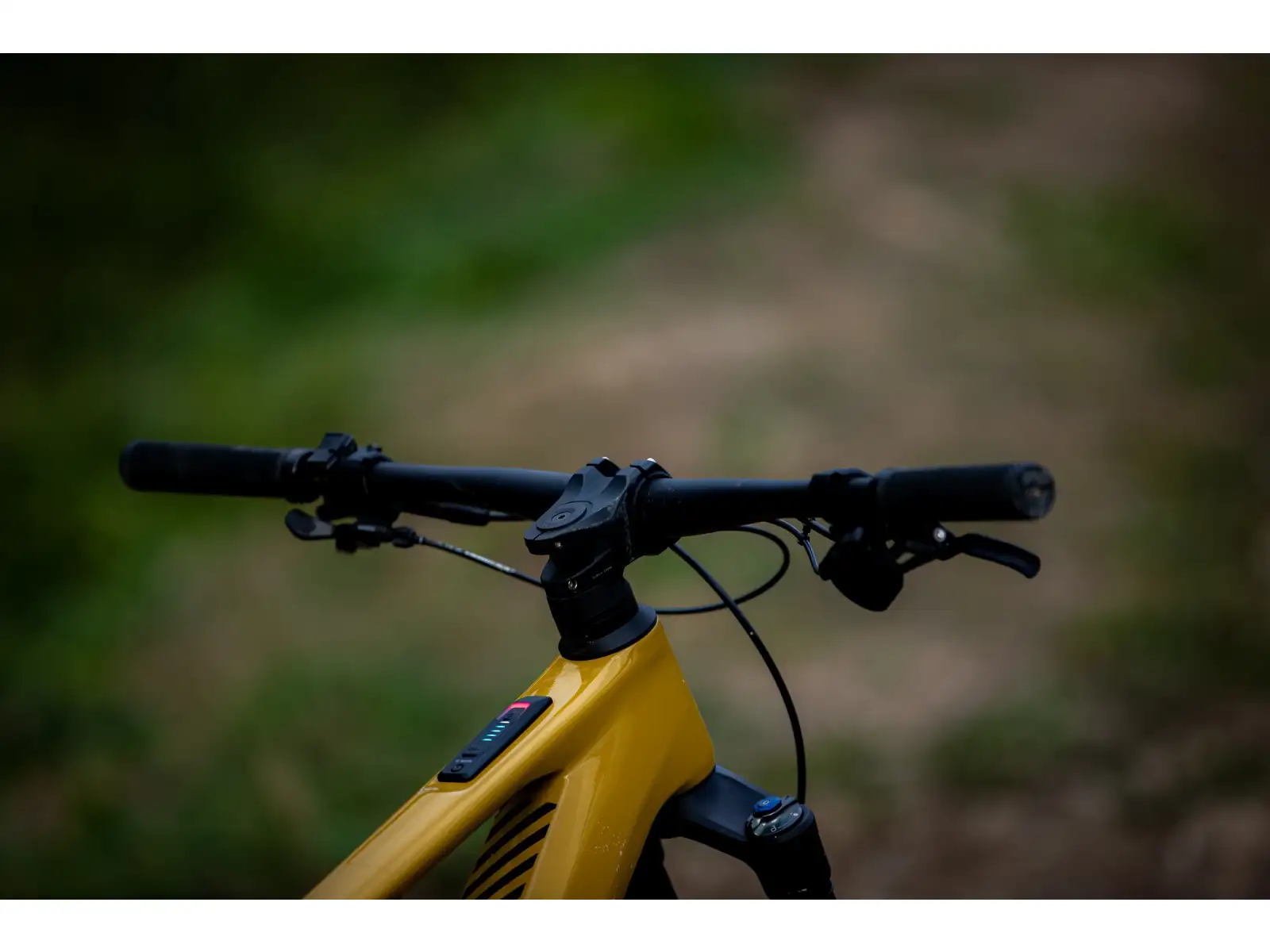 Superior iXF 9.2 celoodpružený elektrobicykel Matte Mustard
