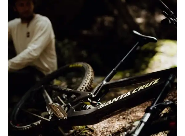 Santa Cruz Megatower 2 C 29 GX AXS celoodpružený bicykel Matte Carbon Black
