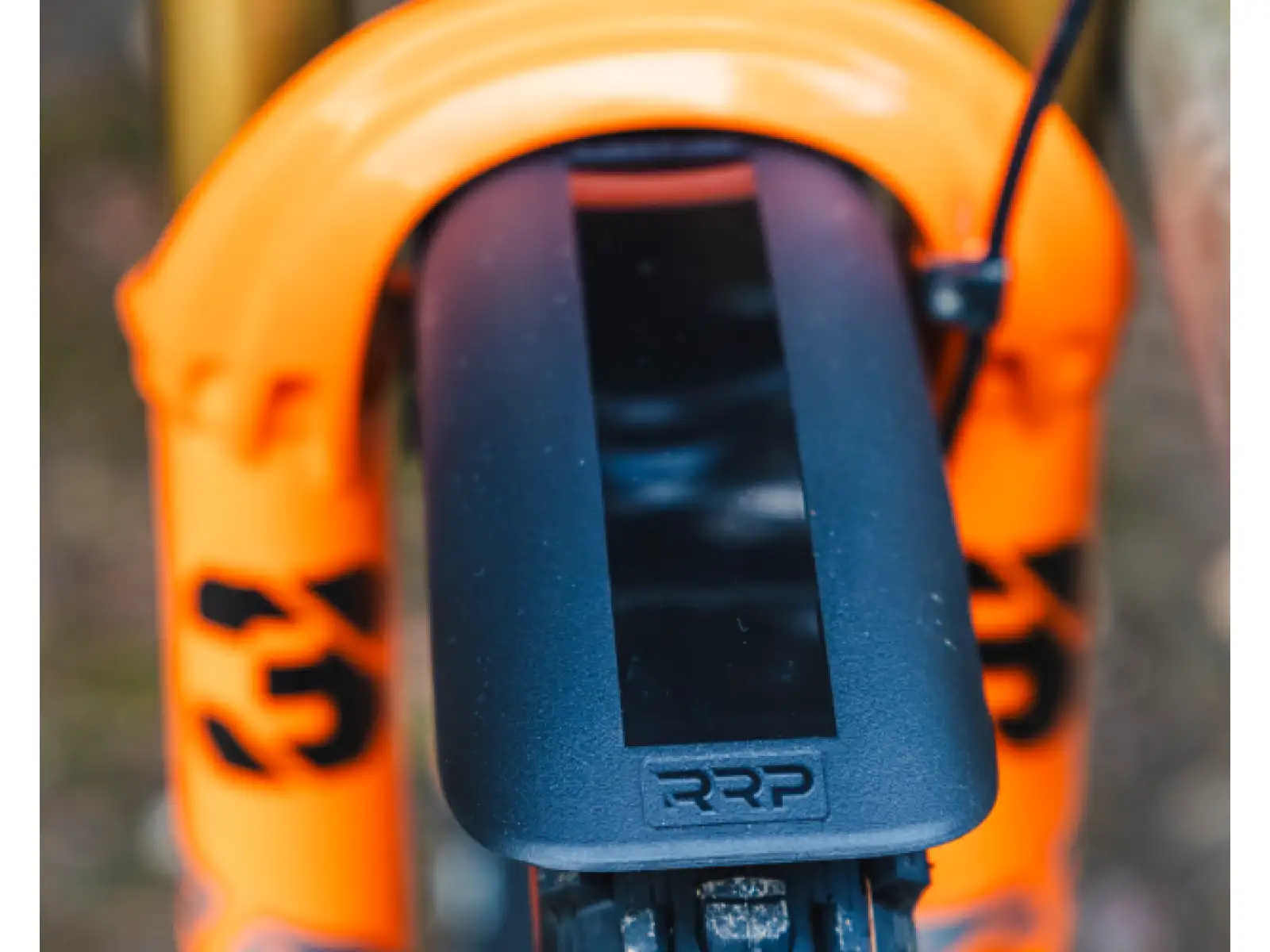 RRP ProGuard Standard Bolt-On V2 predný blatník čierna