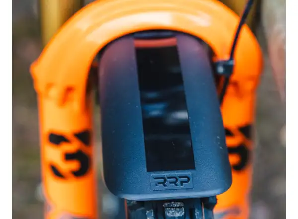 RRP ProGuard Standard Bolt-On V2 predný blatník čierna