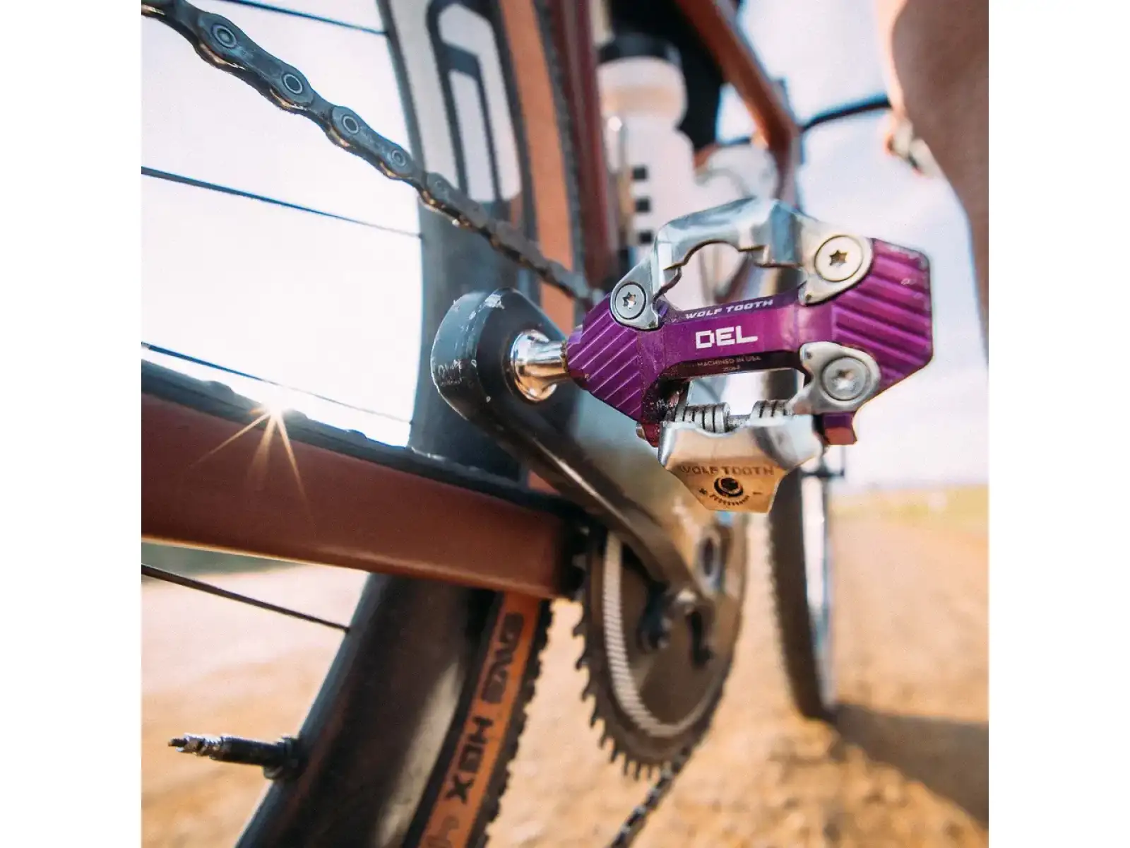 WOLF TOOTH DEL Gravel Race bezklipové pedále Ultraviolet Purple
