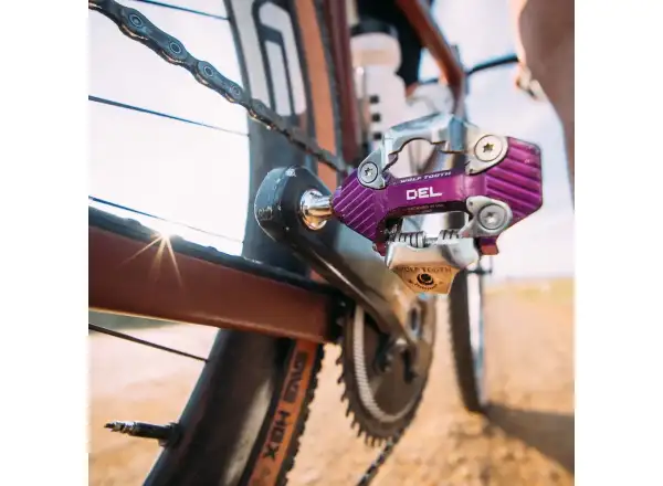 WOLF TOOTH DEL Gravel Race bezklipové pedále Ultraviolet Purple