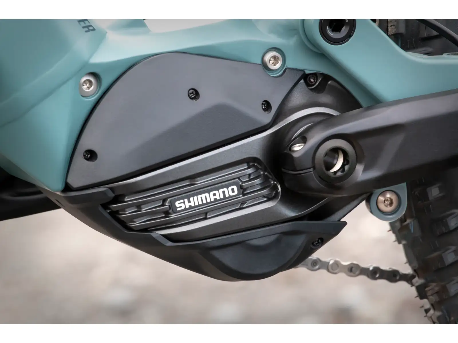 Superior eXF 9049 R horský elektrobicykel matte trooper green/chrome silver
