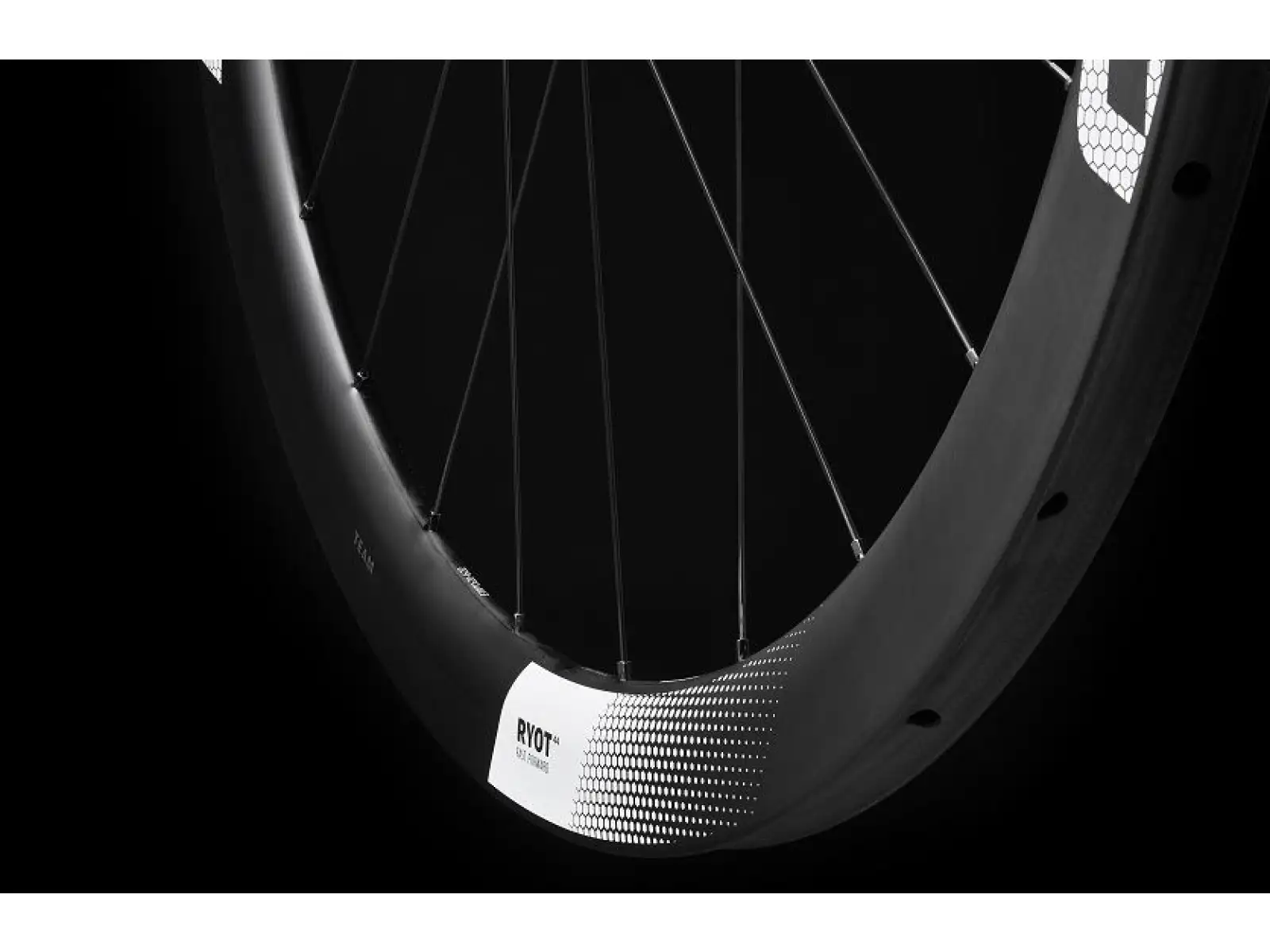 FFWD RYOT44 DT240 2:1 EXP cestné karbonové kolesá White galuskové, orech Shimano 11/12sp.