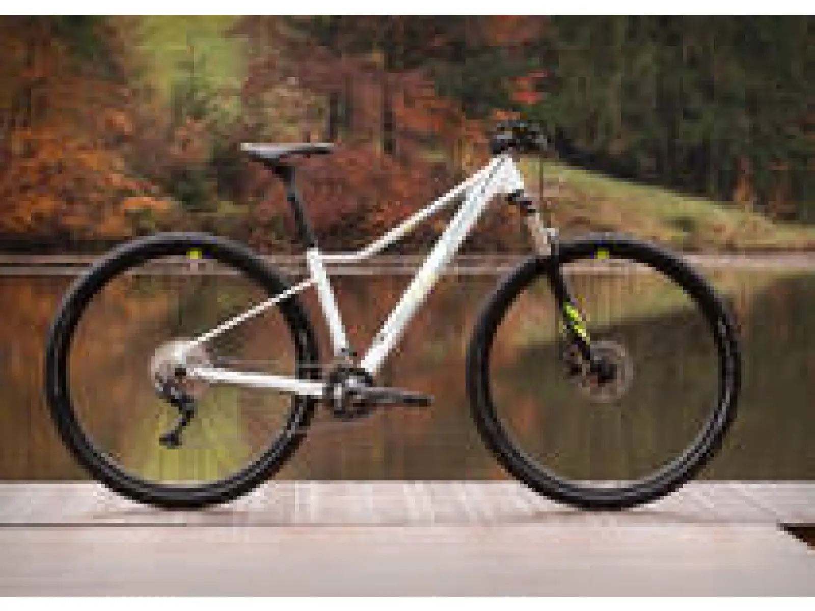 Horský bicykel Superior XC 889 W Gloss White/Blue/Lime