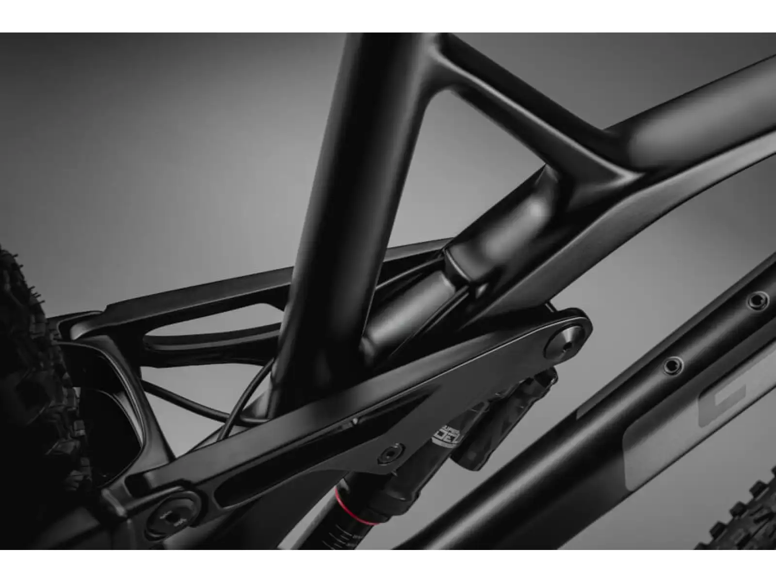 Horský bicykel GT Force Carbon Pro DGR