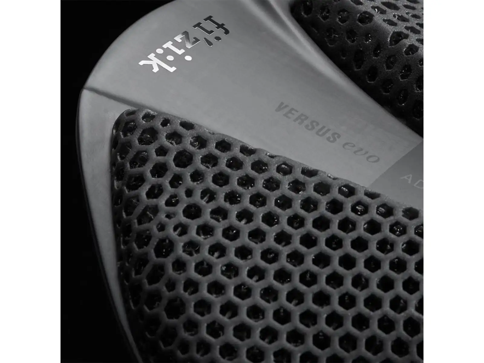 Fizik Antares Versus Evo 00 Adaptive 146 mm sedlo čierne