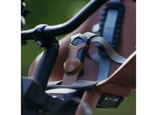 Predná detská sedačka Urban Iki BIO s adaptérom na pätku Haniwa Brown/Bincho Black