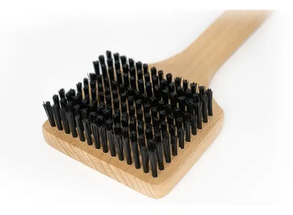 Peatys Tyre Brush kefa na plášte