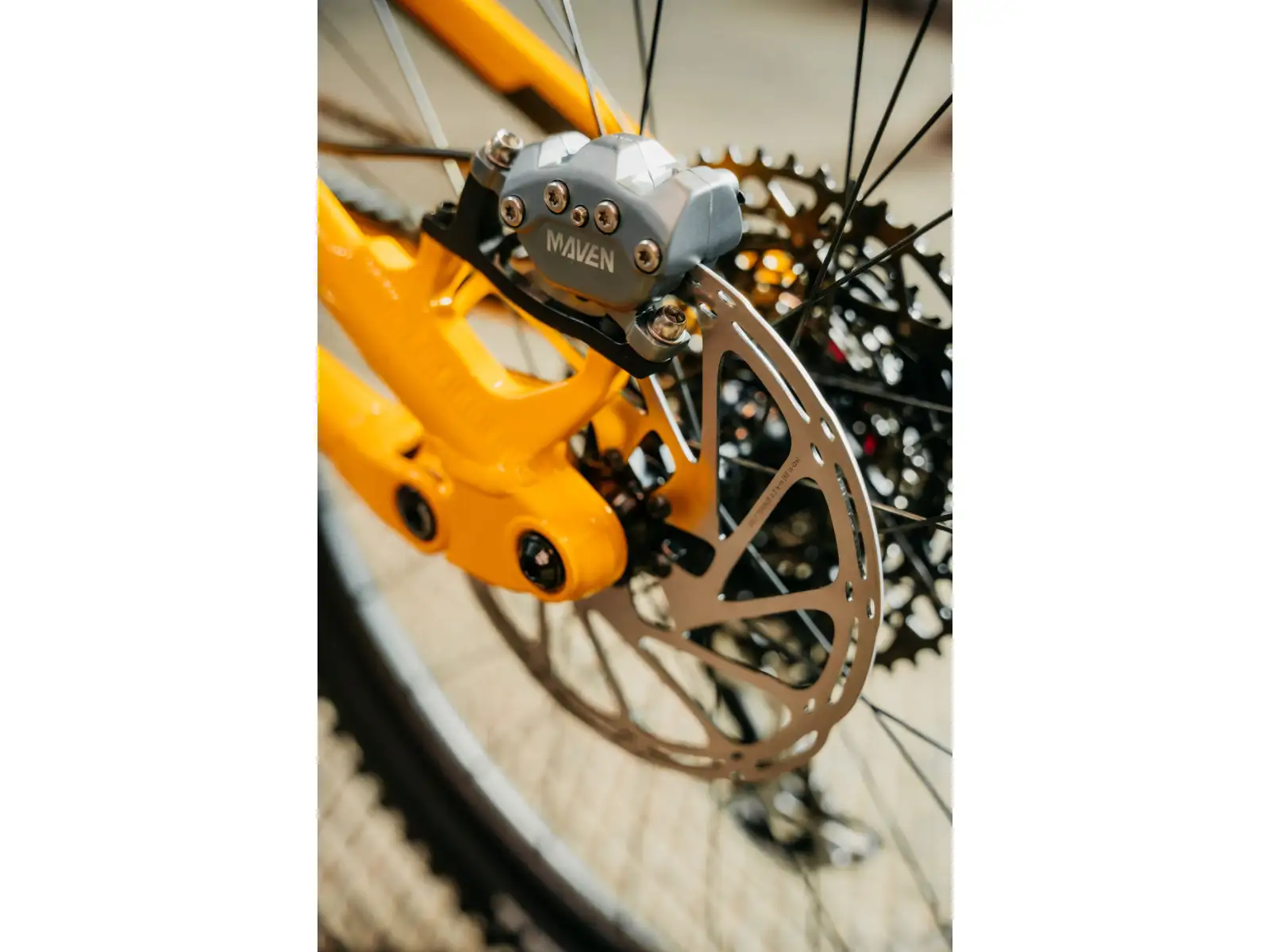 Nukeproof Mega 290 Pro Alloy Eagle 90 celoodpružený bicykel Yellow