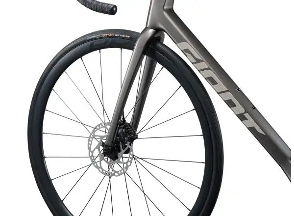 Giant TCR Advanced 2 KOM cestný bicykel Stealth Chrome