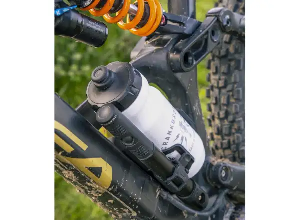 Crankbrothers S.O.S. BC18 Bidon košík a sada náradia čierna
