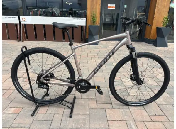 Giant Roam 3 trekingový bicykel Shell White VZORKA