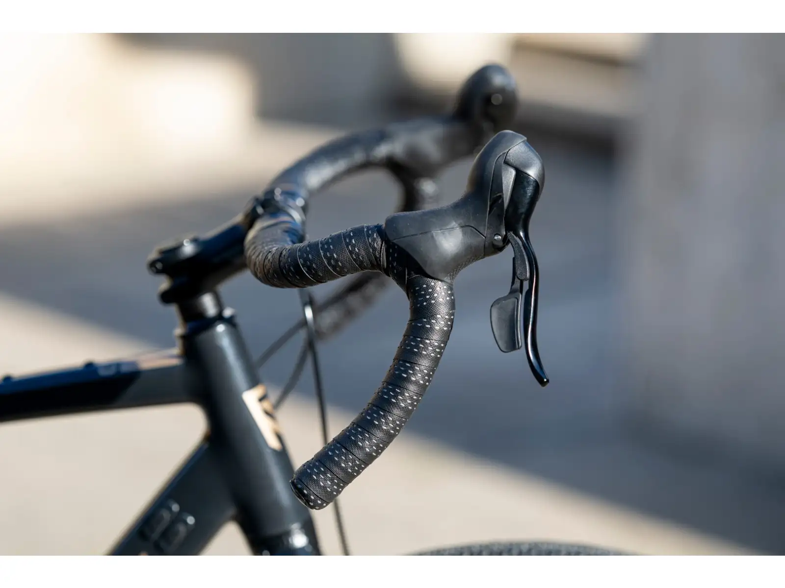 Rock Machine Gravelride 200 gravel kolo Gloss Black/Sand